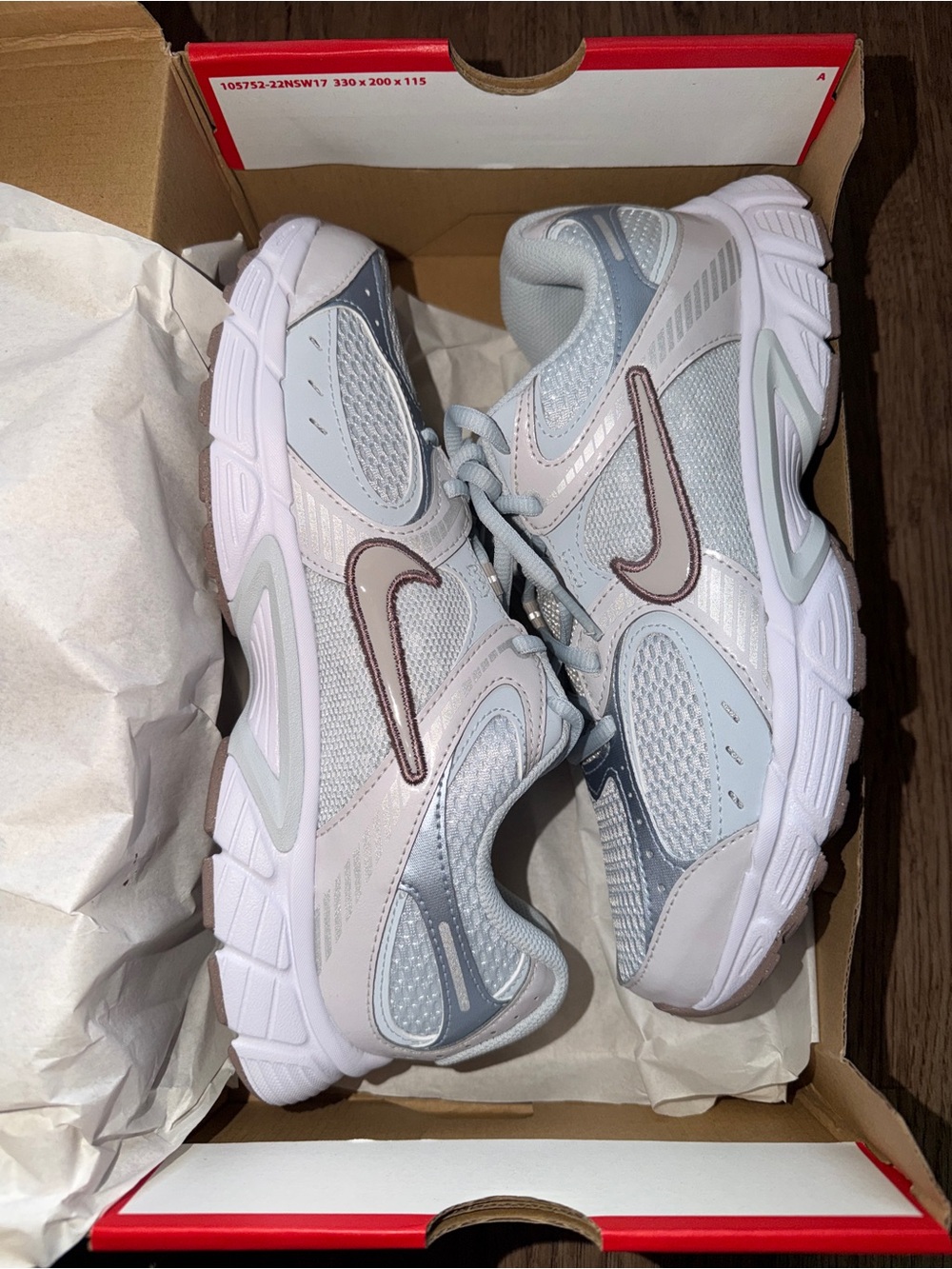 Nike V5 RNR Athletic Shoe